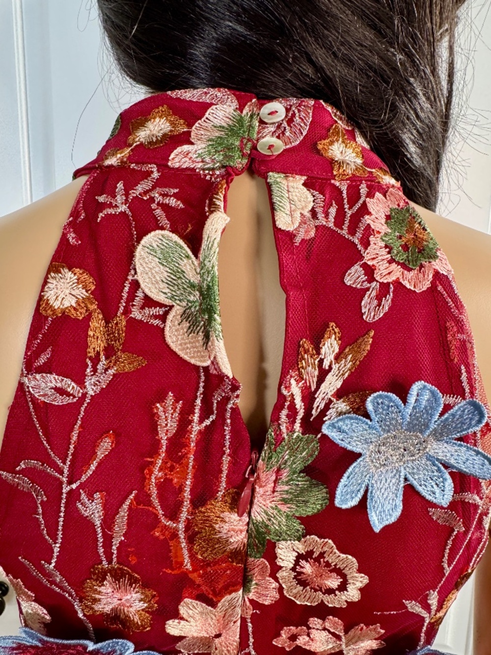 RACER TOP FITTED BURGUNDY MINI DRESS WITH 3D MULTI-COLORED FLORAL DETAILS - Picture 13 of 16